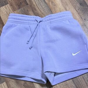 Nike Women's Lavender Athletic Shorts size small fits like medium never worn